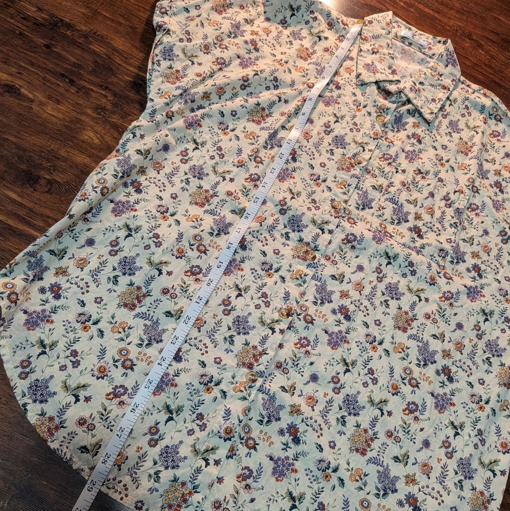 Hotouch Women's Short Sleeve Floral Button-Up (XL) - Picture 8 of 9